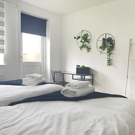 Lovely 1 Bed Home Near Hospital, With Parking & Garden Work Contractor Leisure, Sapphire CBG Dış mekan fotoğraf